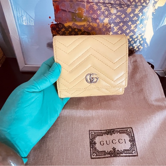 Gucci Wallet Bifold Outlet Leather GG Marmont Yellow EUC with dust bag - Picture 1 of 10